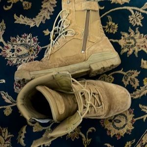Bates heavy duty work boots. Tan. Size is 10.5